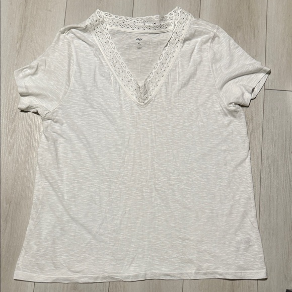 dip Tops - Women’s Short Sleeve White  V-Neck Lace Tee  Never Been Worn No tag